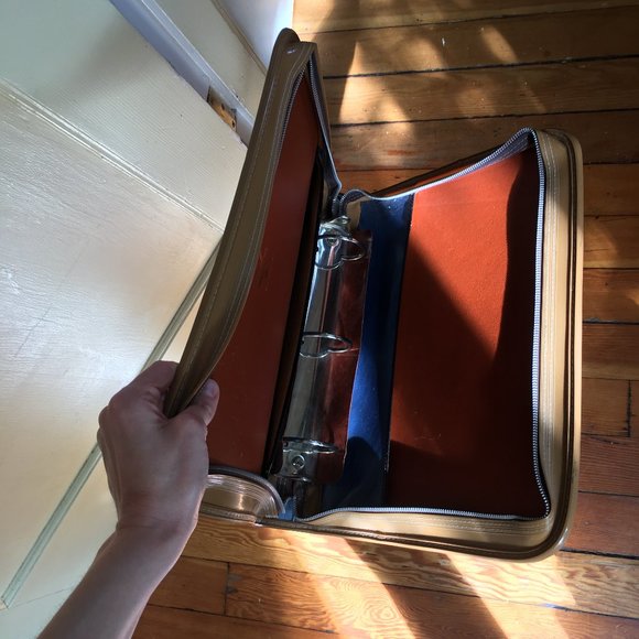Vintage genuine cowhide zippered portfolio/binder - Picture 2 of 4
